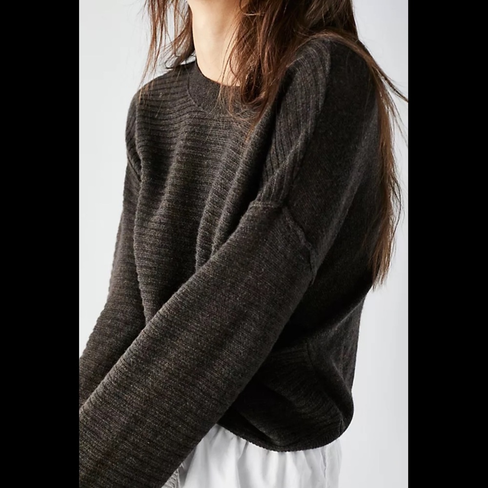 Ribbed 100% Cashmere Pullover. Brown, size S